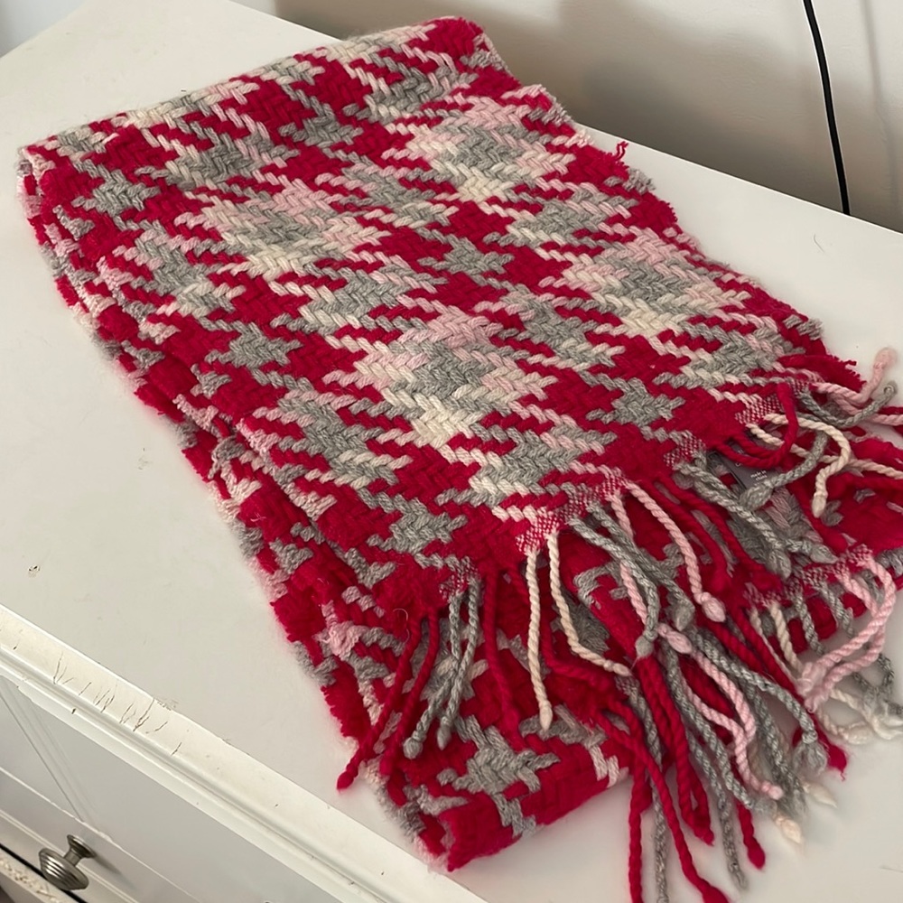 EUC cashmere pink, red, and gray scarf EUC